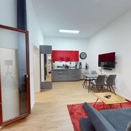 Sweethome - Luxus Pur - Grosse Kueche, Wifi Magdeburgo Esterno foto